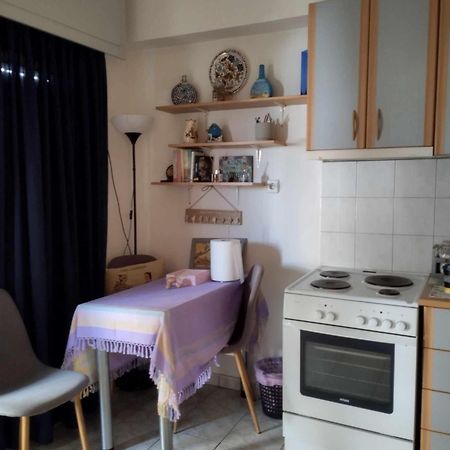 Small And Cosy Appartment- Piccolina Loutráki Exterior foto